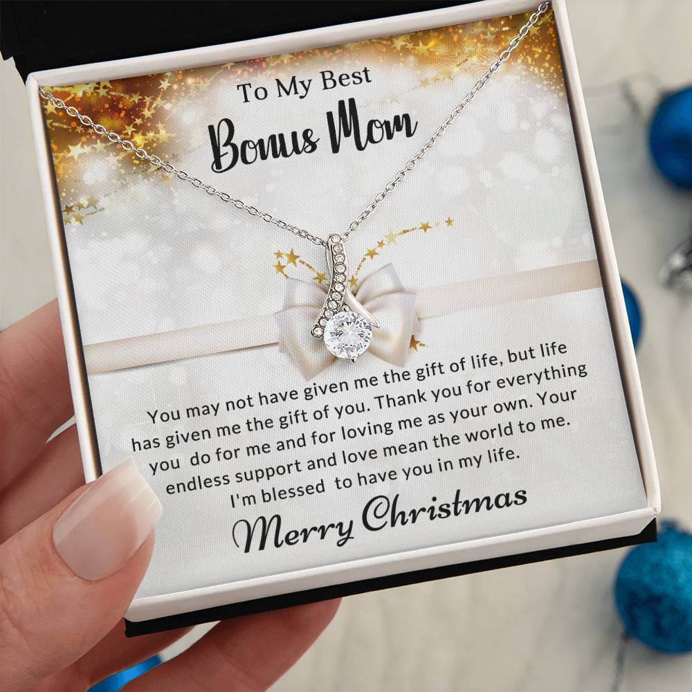 Best Necklace Gift Ideas to Surprise Your Bonus Mom This Christmas A1011