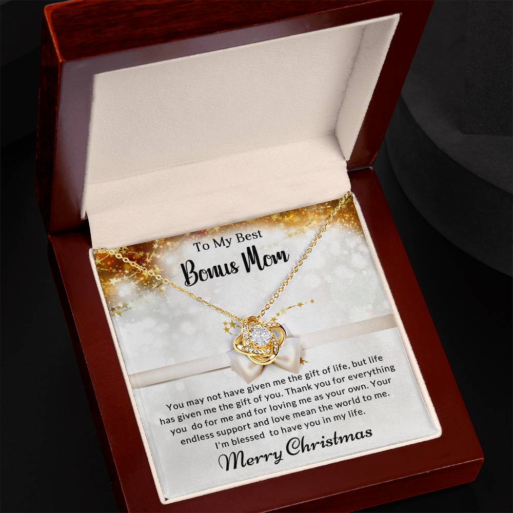 Best Necklace Gift Ideas to Surprise Your Bonus Mom This Christmas A1011